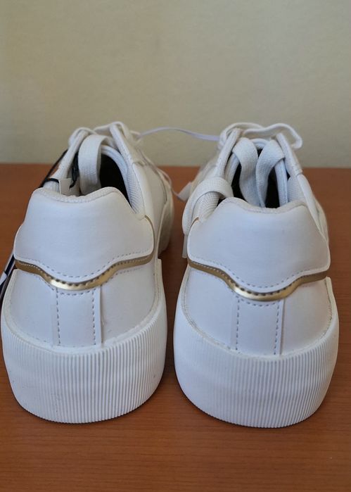 Adidași de dama modele diferite