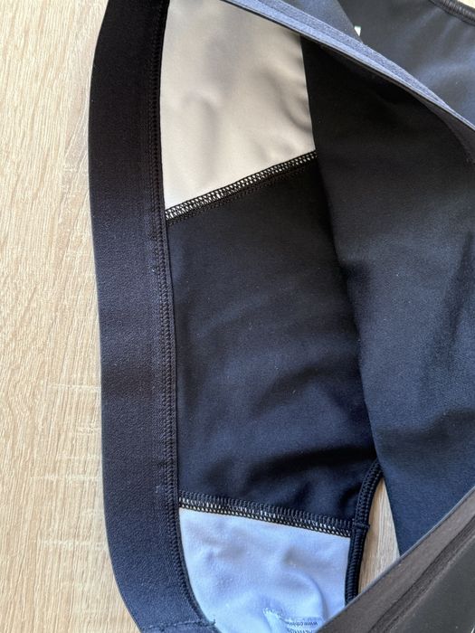 Дамско спортно бюстие Calvin Klein