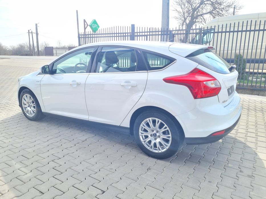 Ford Focus 1.6 benzină - 2012