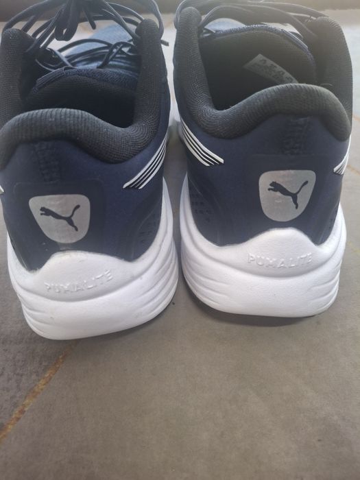 Продам мужские кроссовки.