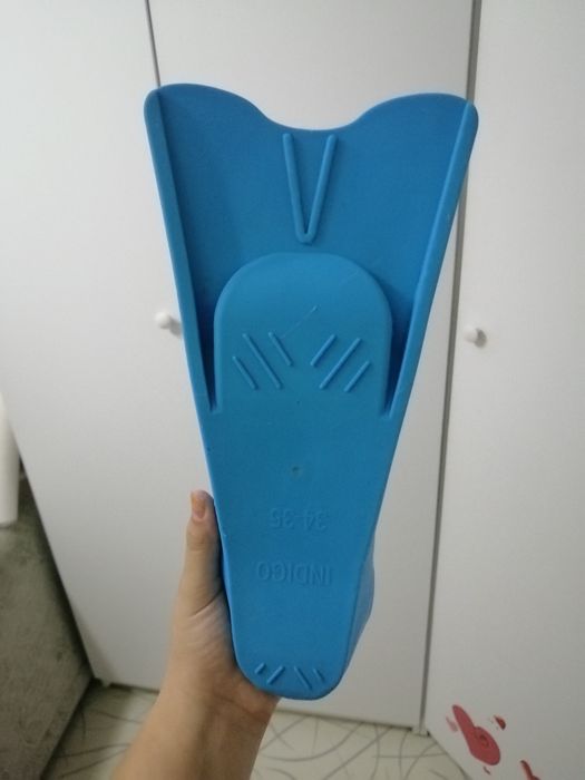 Продам ласты двух цветов