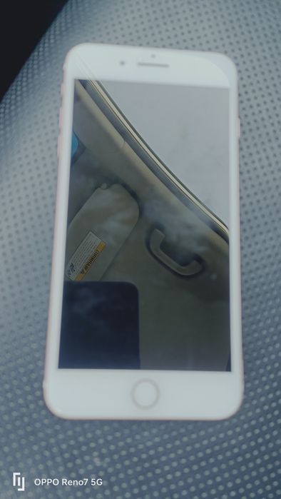 Продам айфон 7 ,розовый