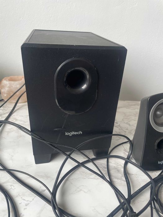 Аудио система Logitech Z313 2.1 - За ремонт части (проблем в платката)