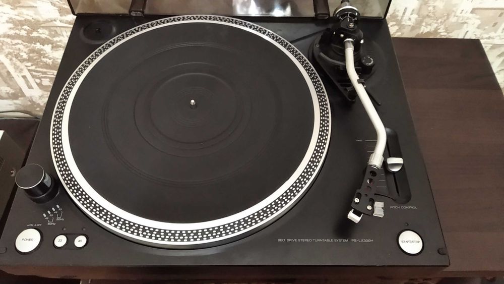 Продам винтажный проигрыватель винил дисков SONY.