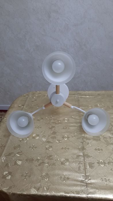 Люстра б/у в отличном состоянии