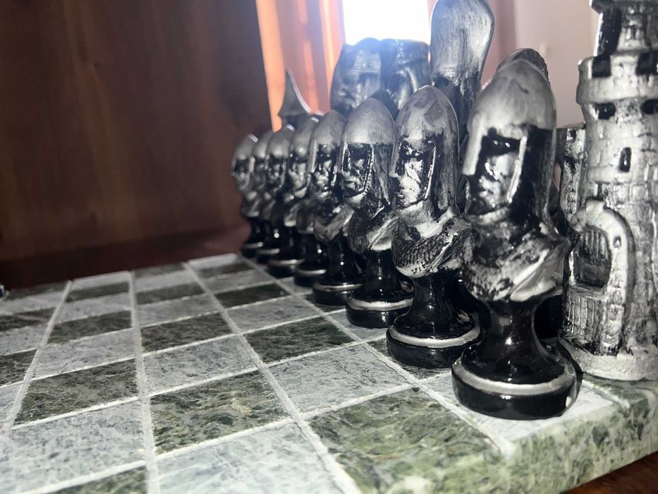 Уникален Шах от мрамор и гипс