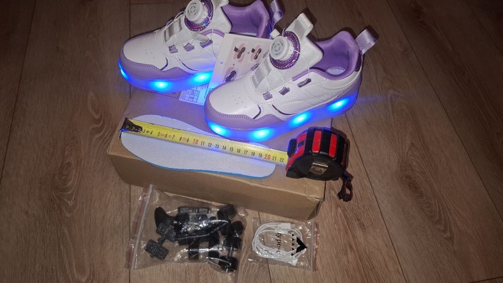 Ролкови кънки с LED светлини номер 33
