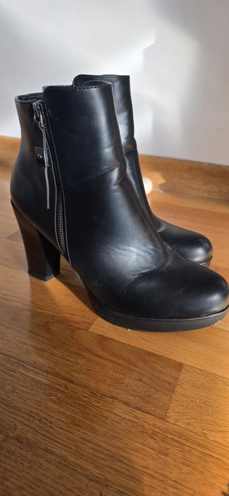 Дамски боти обувки на ток