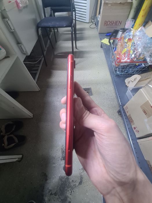 Продам iphone xr 64gb в хорошом состаяние