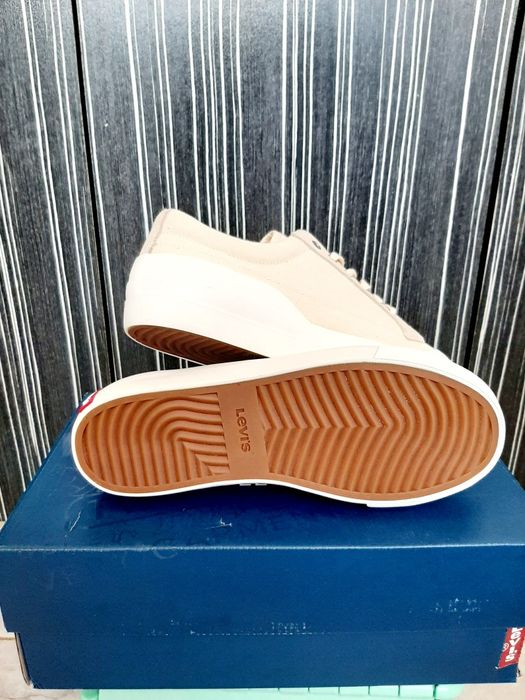 Нови кецове Levi's