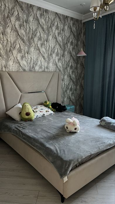 Кровать с матрасом