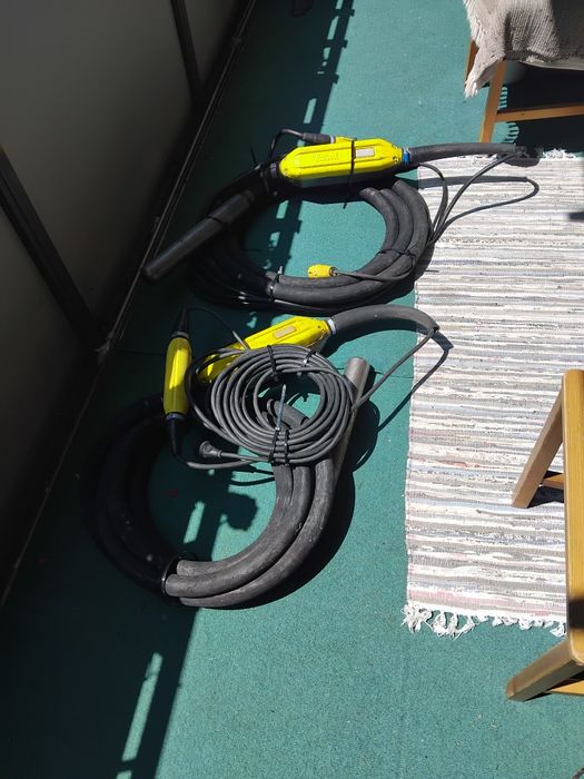 Se vinde vibrator pt.beton și Laser Hilti