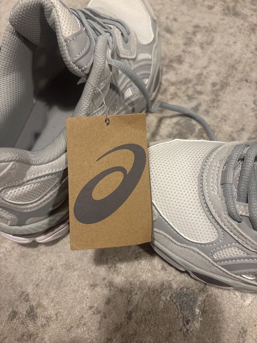 vand asics noi premium