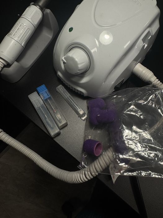 Уреди за маникюр