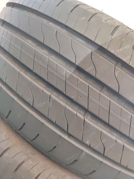2 бр летни 225/50/17 goodyear