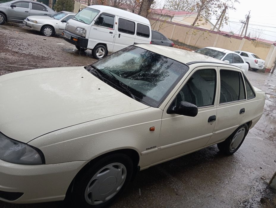 Продается  Нексия 2 срочно