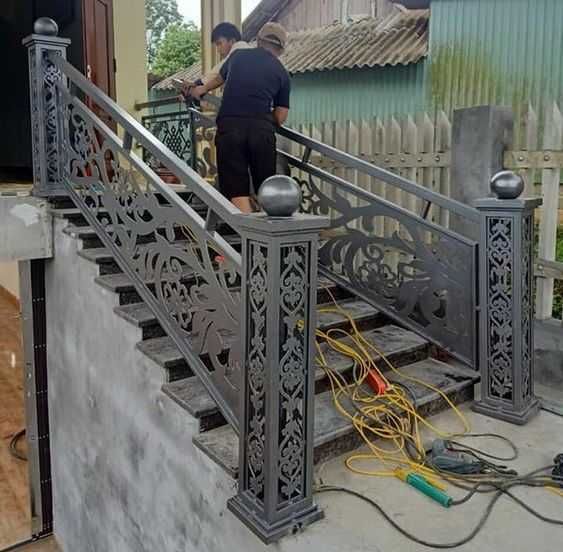 Изготовление перил и установка