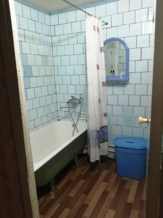 3 комн. (около 80 КВ. М) на 2 этаже Франция.  Кадышева 2 мин