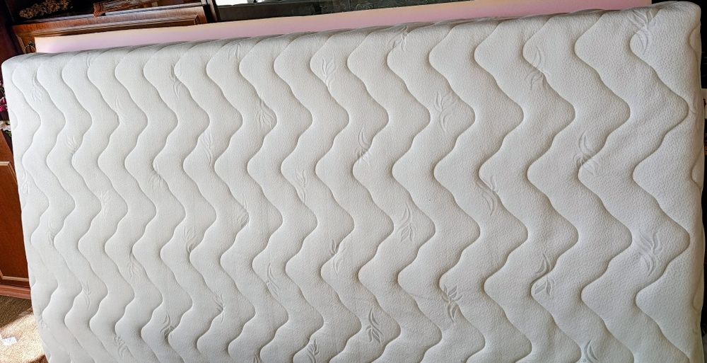 Чисто нов двулицев матрак 120/190см