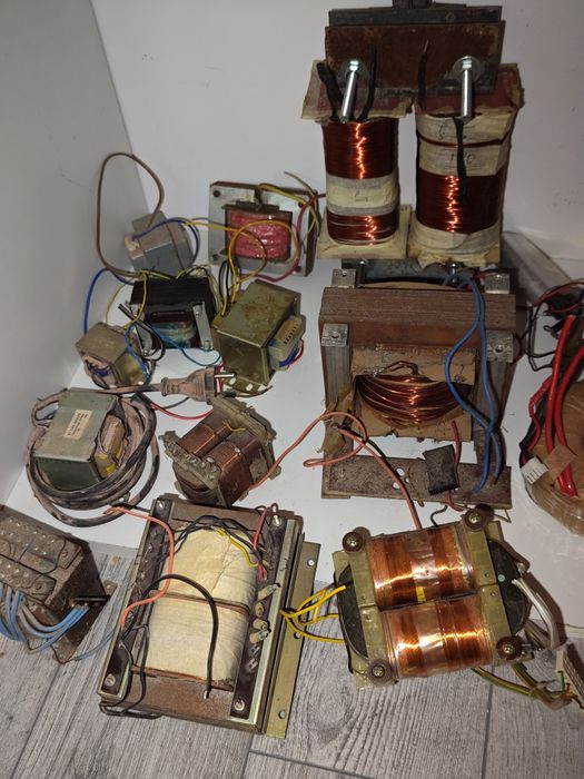 Lot transformatoare diverse tipuri (Microunde, Audio, Invertoare, Toroidal)