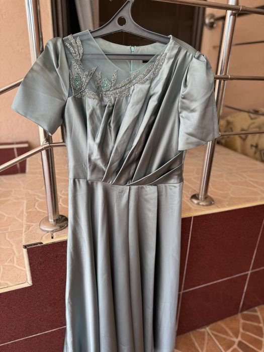 Платье вечернее