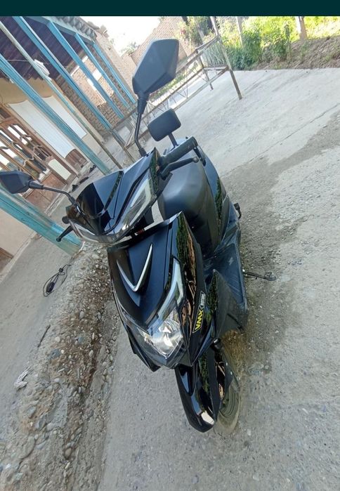 Skuter sotiladi 500$