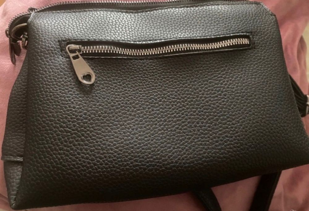 Дамска чанта Guess