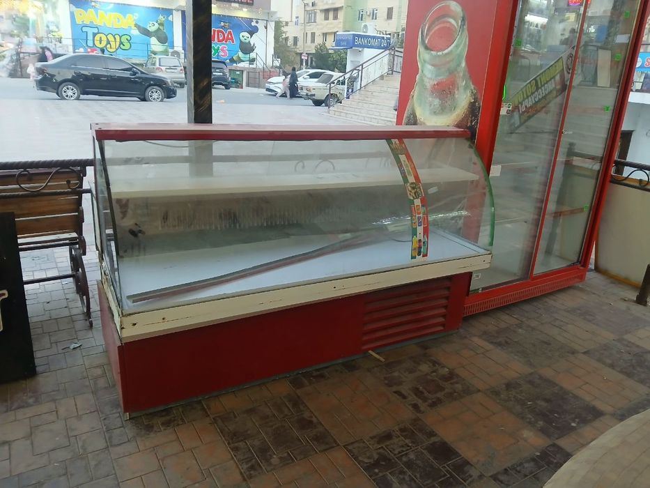 Продаётся витрина холодилник