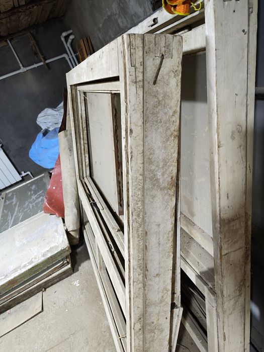 Старые двери и окна