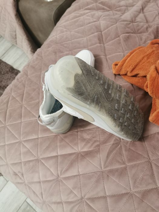 Vând Nike Airmax mărime 43 noi