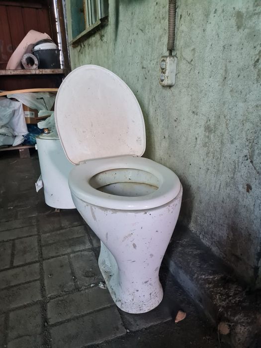 Унитаз б/у без бачка