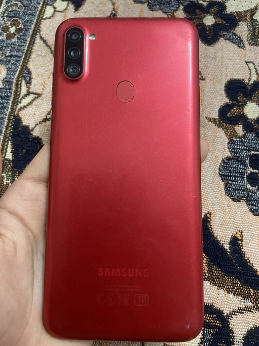 продам три телефона двое на ремонт один на запчасти