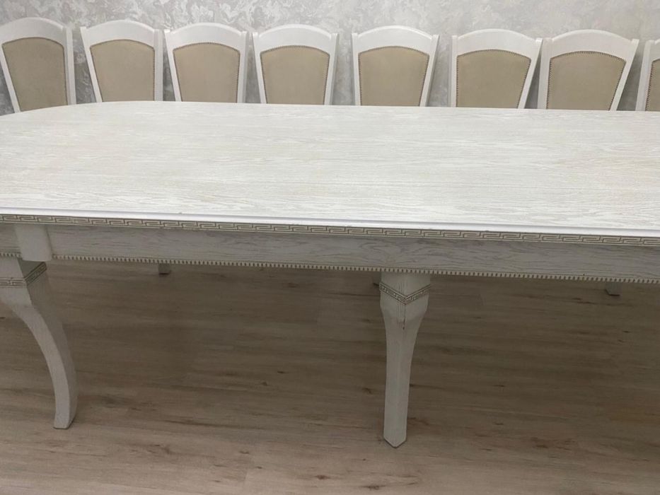 Продается стол,со стульями по очень шикарной цене