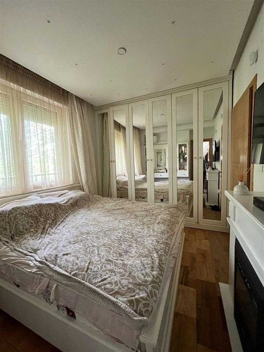 Дава се под наем Двустаен апартамент в Бургас, Братя Миладинови - 59 кв.м за 229.5 € - Снимка #1