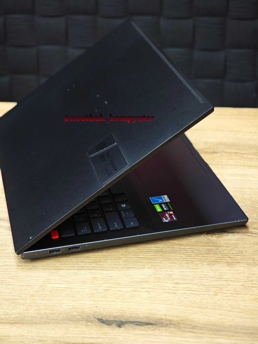 Мощный игровой Asus Oled