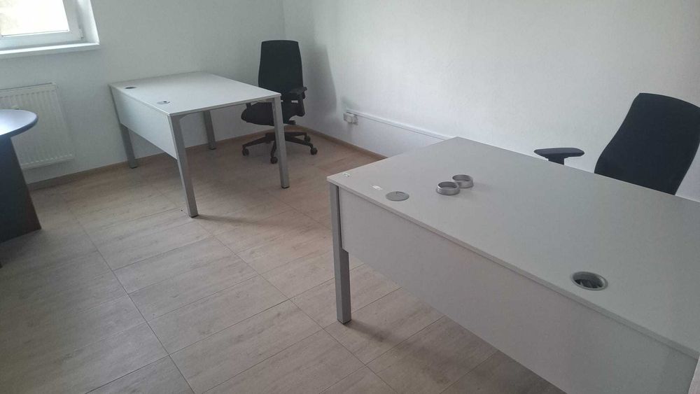 Mobilier birou  – 2 mese, 2 scaune, 2 dulapuri – 500 lei