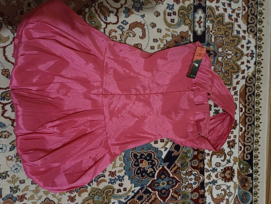 Продам платье красивую