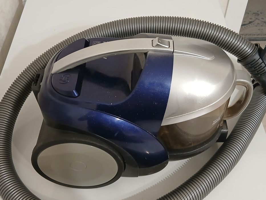 Продаю пылесосы мощные