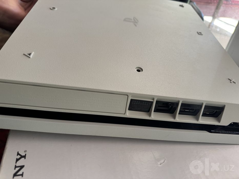 Плейстейшн PS 4 сотилади