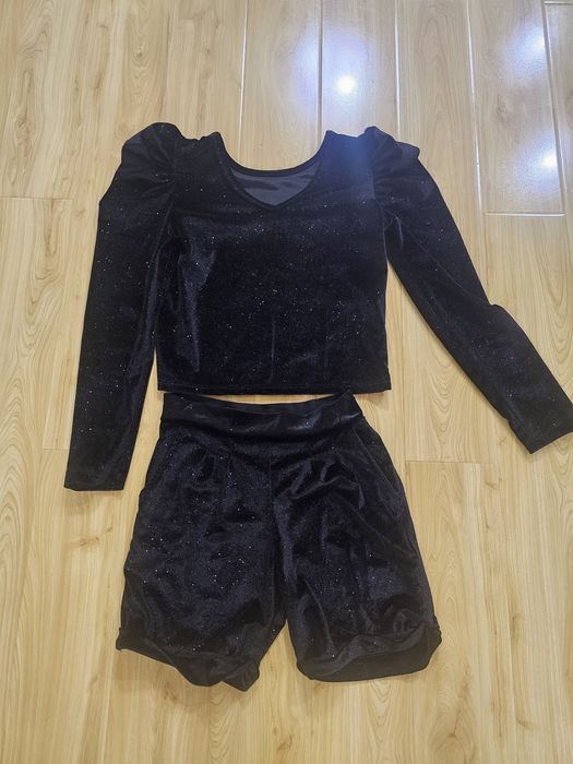 Отдам даром вещи для девочки