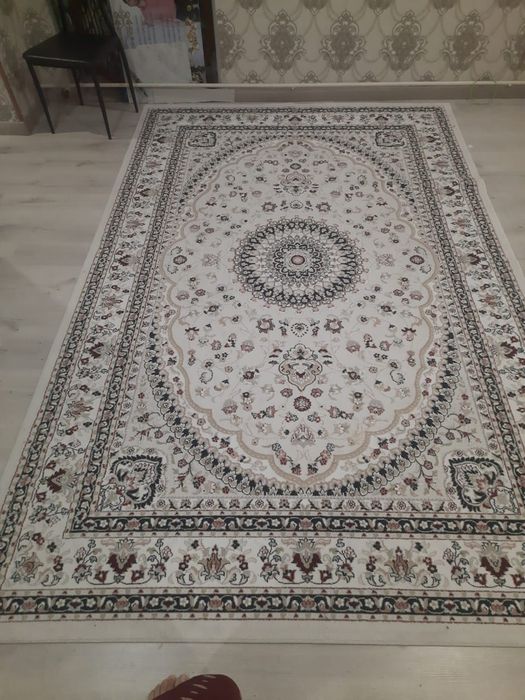 Продам ковёр в хорошем состоянии