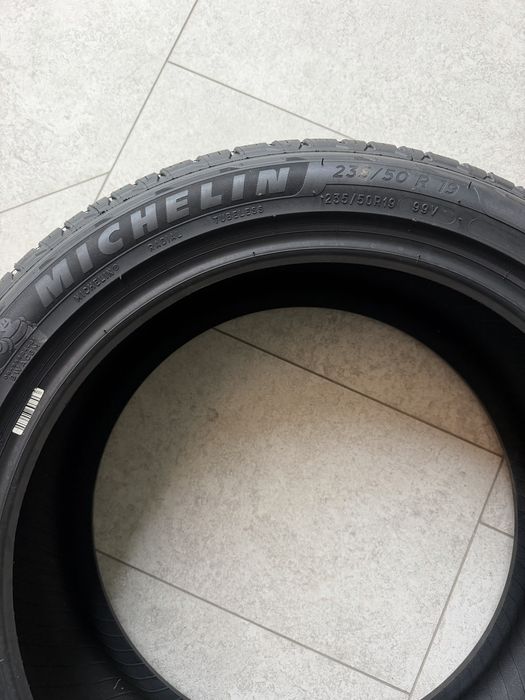 Mechelin 235/50 R-19