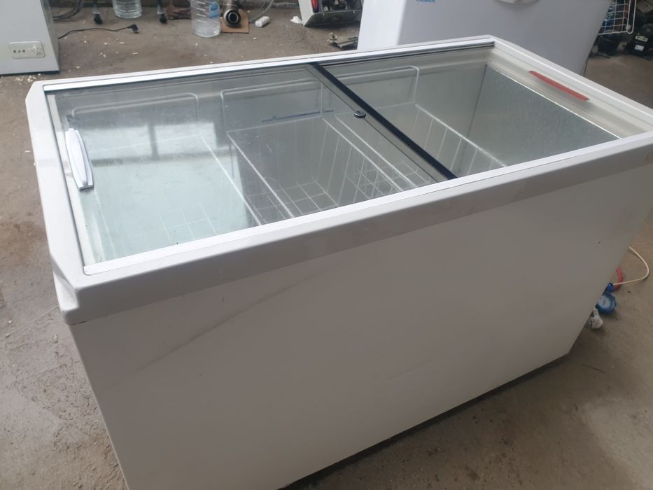 Морозильник продам