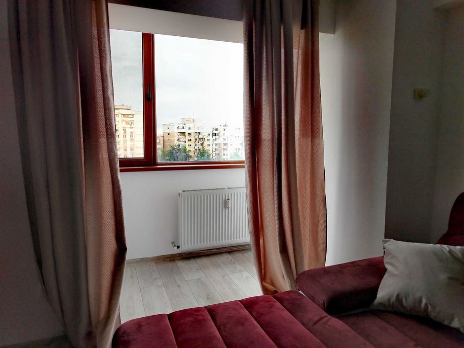 Zona centrala - vand apartament, 3 camere