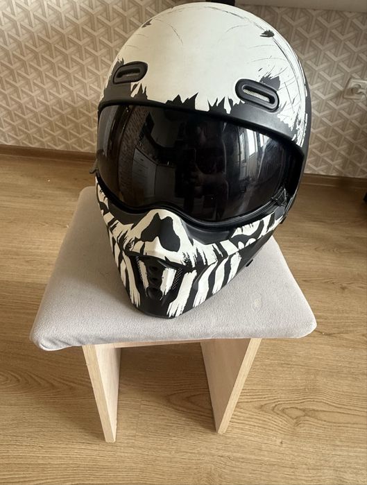 Продам шлем срочно