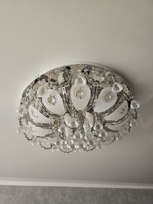 Продам люстру многорежимная