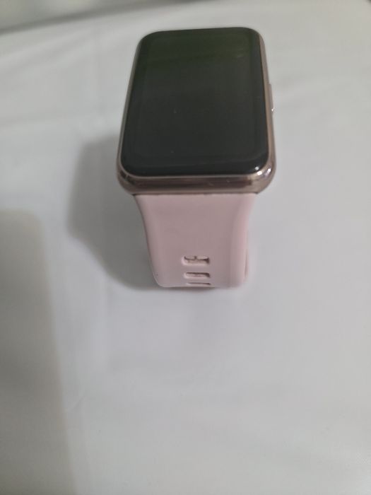 Продам смарт часы Huawei Watch fitfit