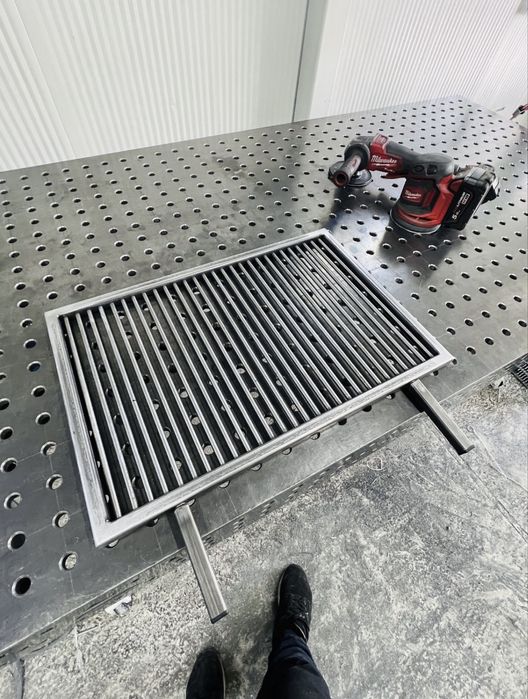 Grill / gratar/ cu bare rotative