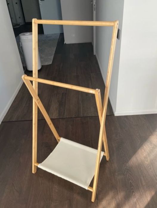 Продам детскую вешалку