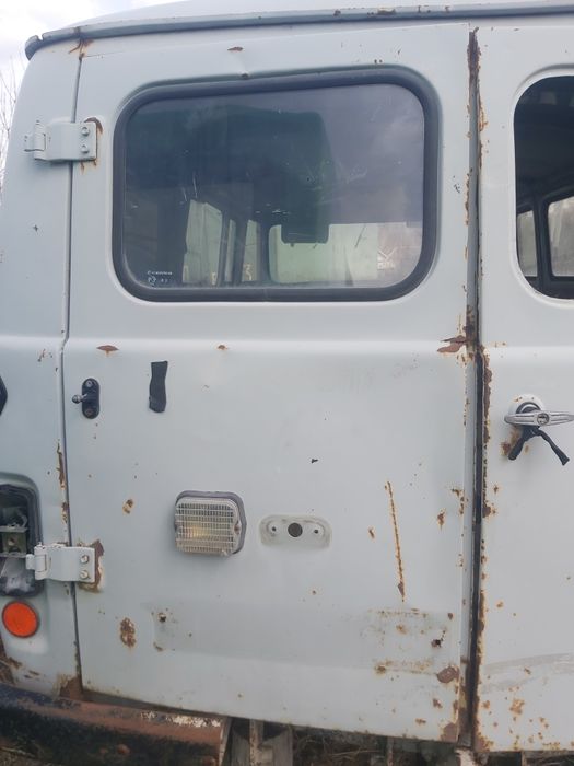 Продам дверь уаз